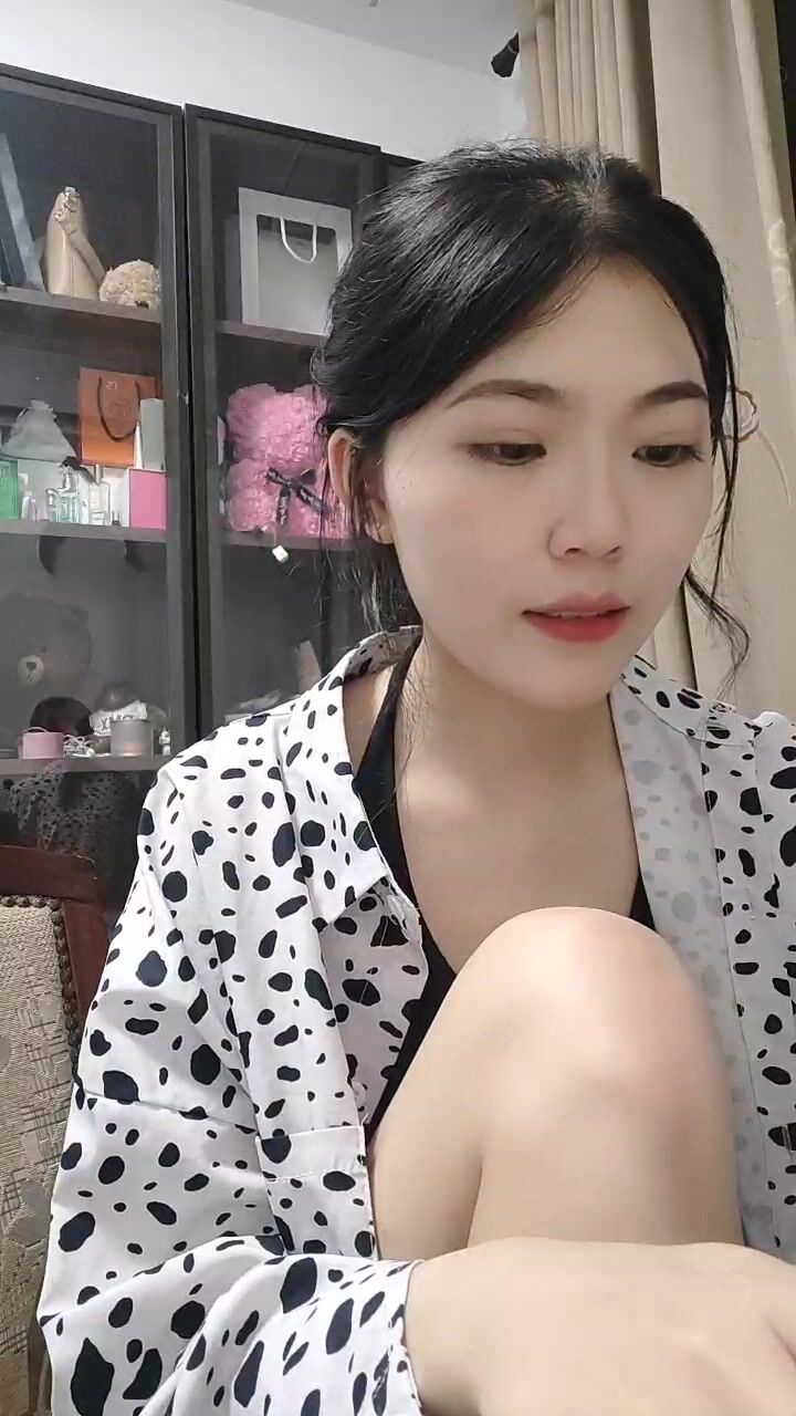 【無水印原版---新片速遞】2022.7.15，【七七爱吃饭】，湖南妹子，极品美乳，阴唇粉，让人心动初恋女神