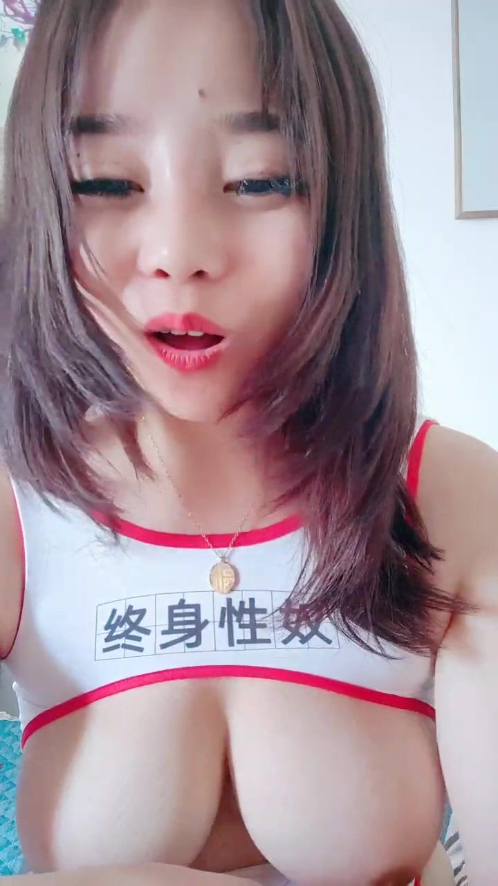 着装性感内衣丰满吊钟奶，可爱妹子大黑牛跳蛋加持刺激鲍鱼