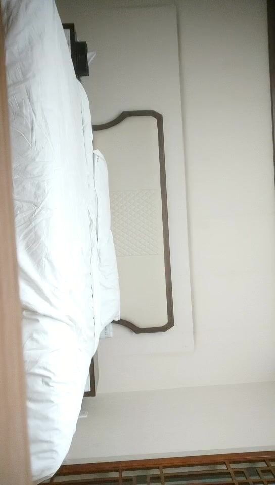 2022-9-25【大屌生无可恋丶】深夜约操巨乳美女，肉感身材大奶乳交，后入撞击操的奶子直晃