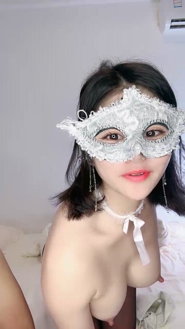 气质面罩网红女神！爆乳美臀身材超棒！深喉舔屌灵活小舌头，黑丝大屁股骑乘位，主动套弄大屌