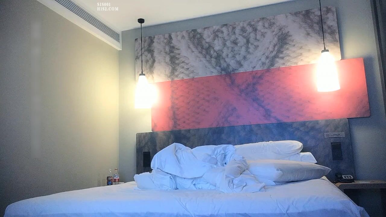 尤物级气质御姐真勾人啊看了就冲动 前凸后翘极品娇躯 大屁股大乳房抱紧感受软软韵味啪啪狠狠抽送操穴