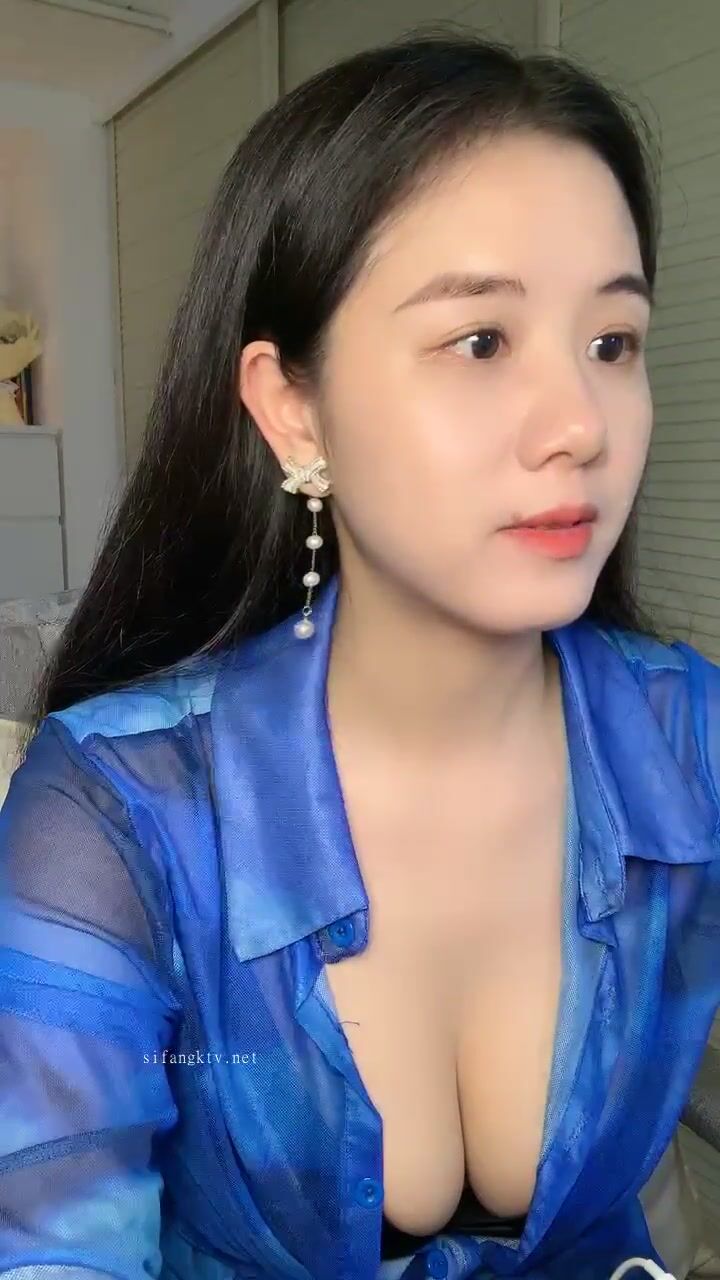 御姐下海！超级漂亮~【魔鬼baby】，风韵动人，双目含情，喜欢这一款的不要错过，身材也是极品2