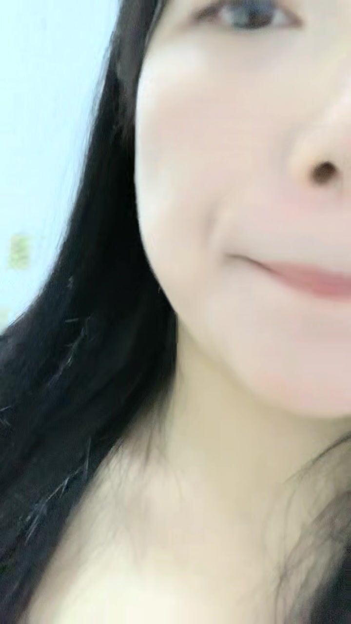 【幼齿】甜美少女！好久没播收费房！美乳肉感身材，大尺度道具自慰，骑乘位假屌深插，跳蛋震穴