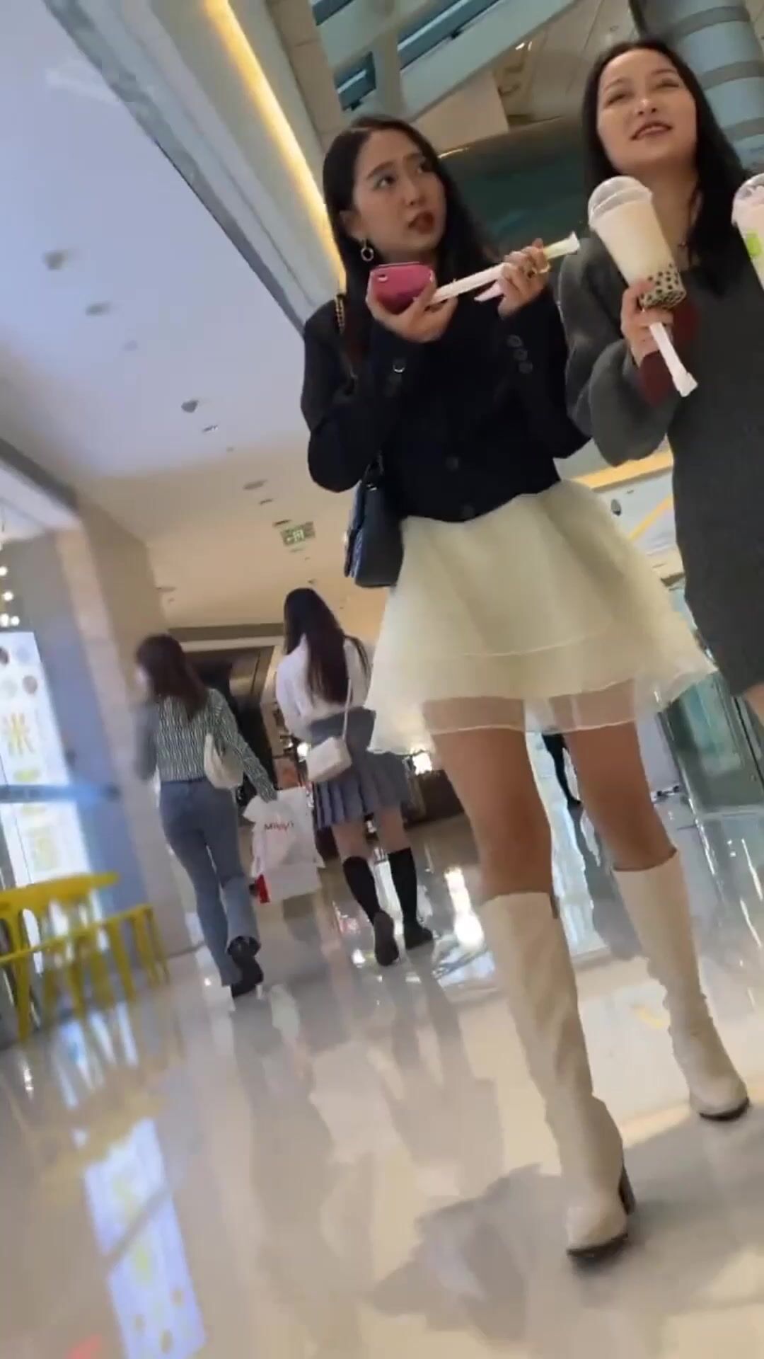 偷窥两闺蜜