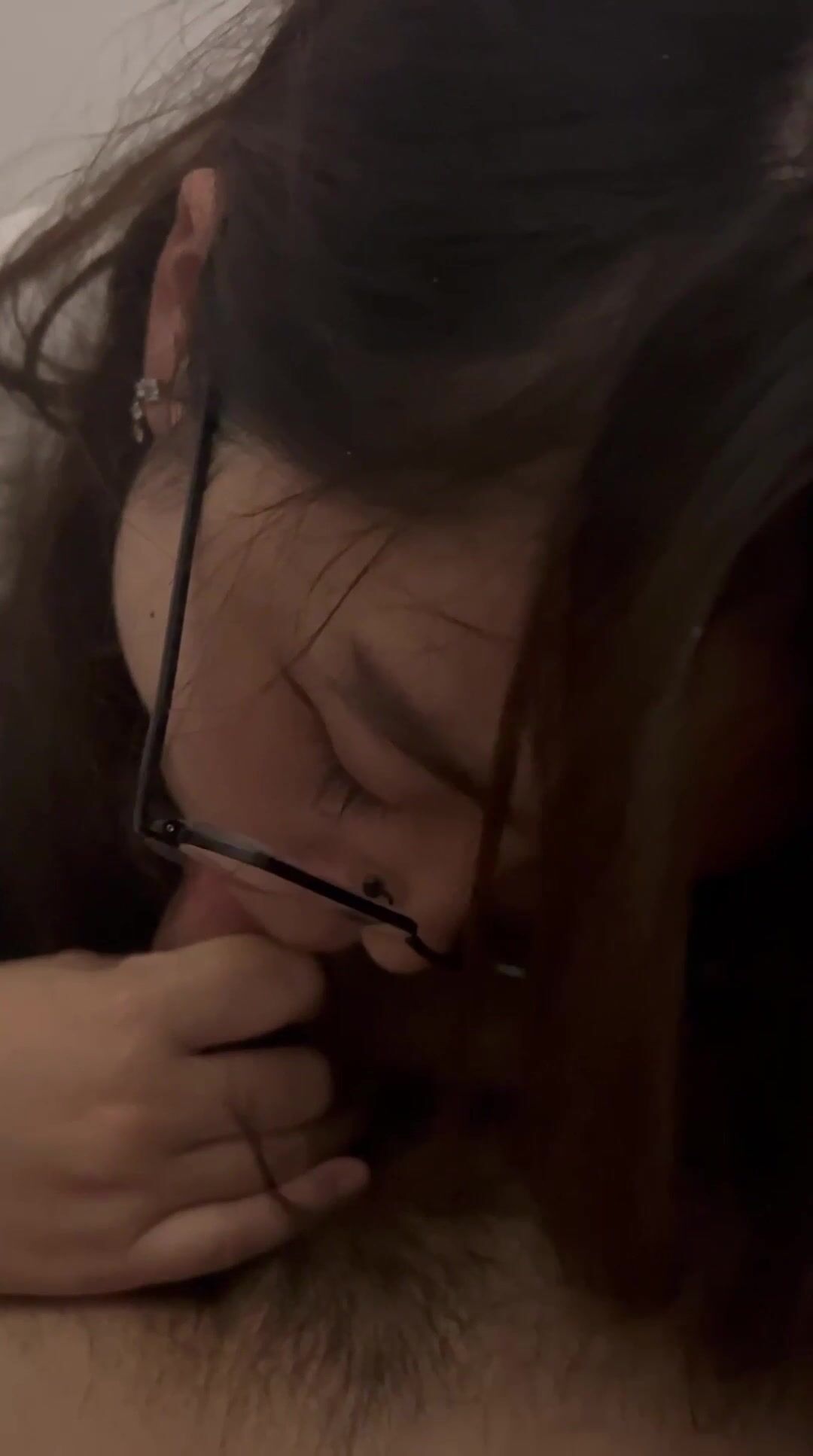 高质露脸A级泄密①，十个眼镜九个骚，颜值普通的女孩被老司机调教成了母狗，性爱足交各种玩操4