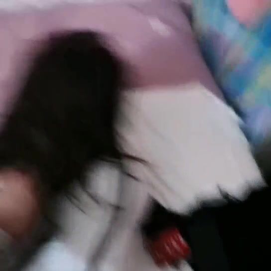 跟女朋友一起同居的闺蜜，极品丰满美女，后面姿势肏爽翻了，淫语对白！