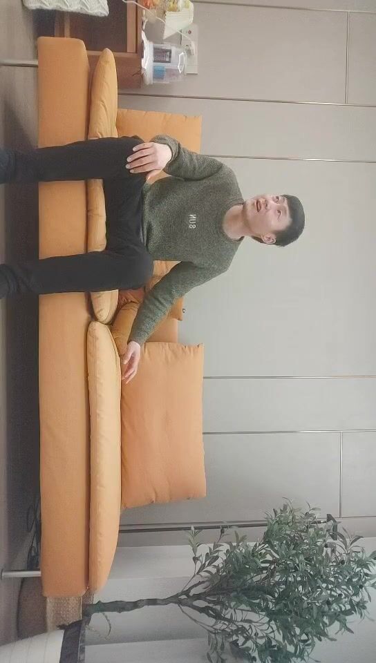 2022-4-7【哥现在只是个传说】170CM黑丝美腿，温柔文静现金支付，清晰拍摄视角好，拉着头发后入骑乘爆插